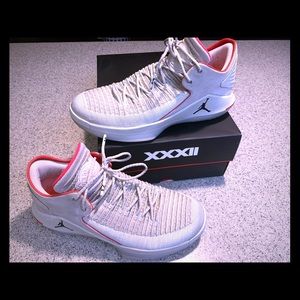 Air Jordan XXXII (32) men size 9